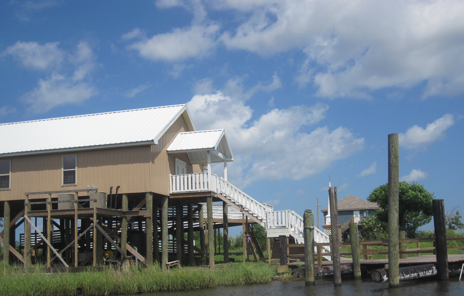 Grand Bayou Mary White Glass